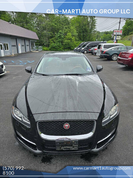 2017 JAGUAR XJ