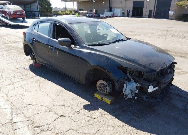 2014 MAZDA Mazda3
