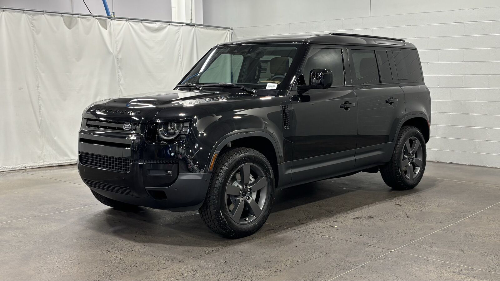 2026 LAND ROVER Defender