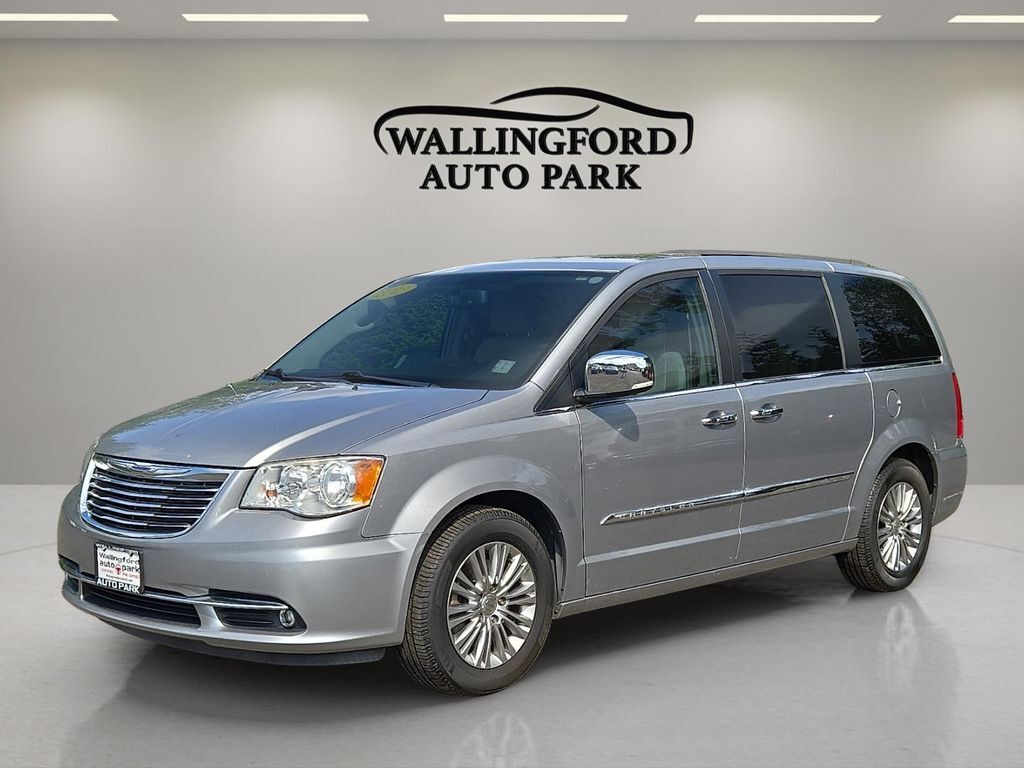 2015 CHRYSLER Town and Country