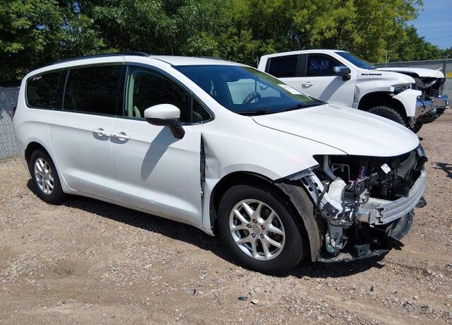 2020 CHRYSLER Voyager