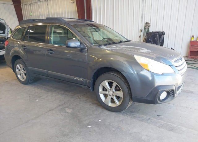 2014 SUBARU Outback