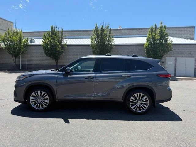2021 TOYOTA Highlander