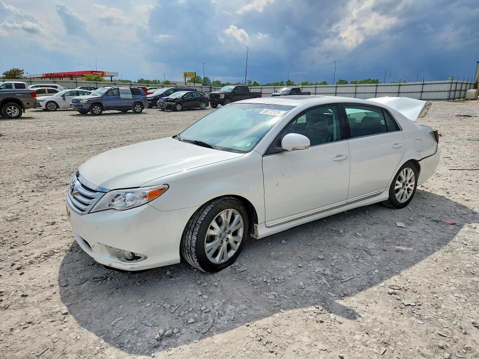 2011 TOYOTA Avalon