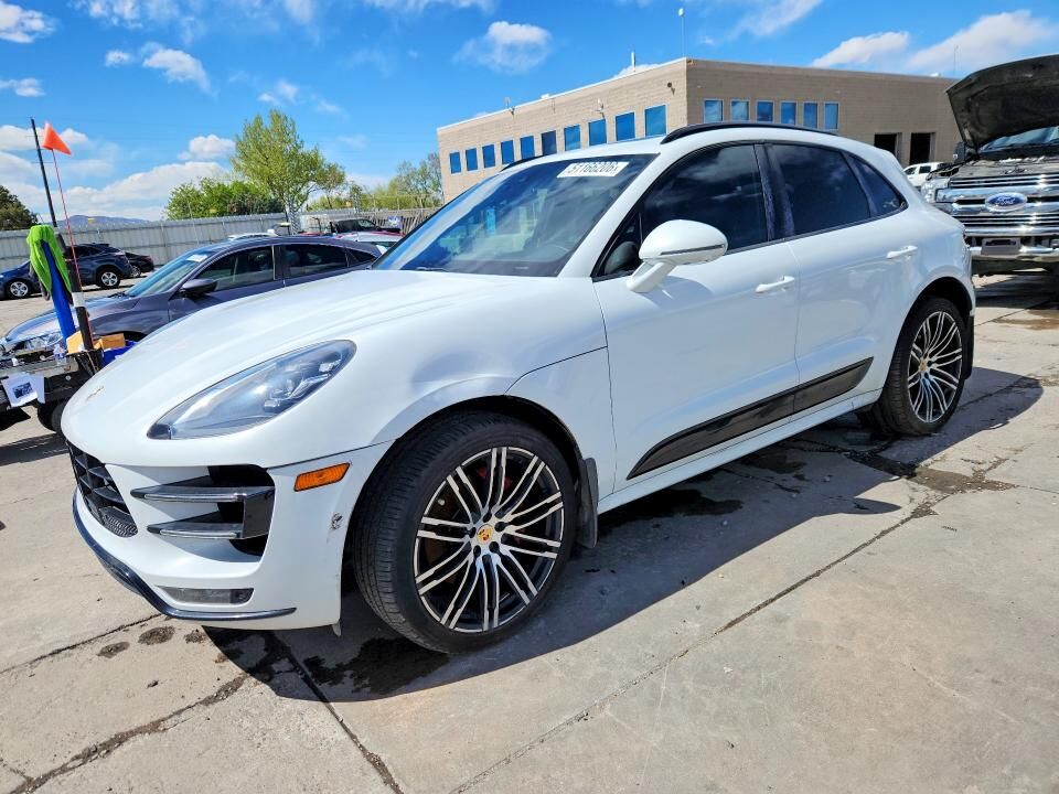 2017 PORSCHE Macan