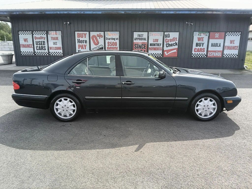 1997 MERCEDES-BENZ E-Class