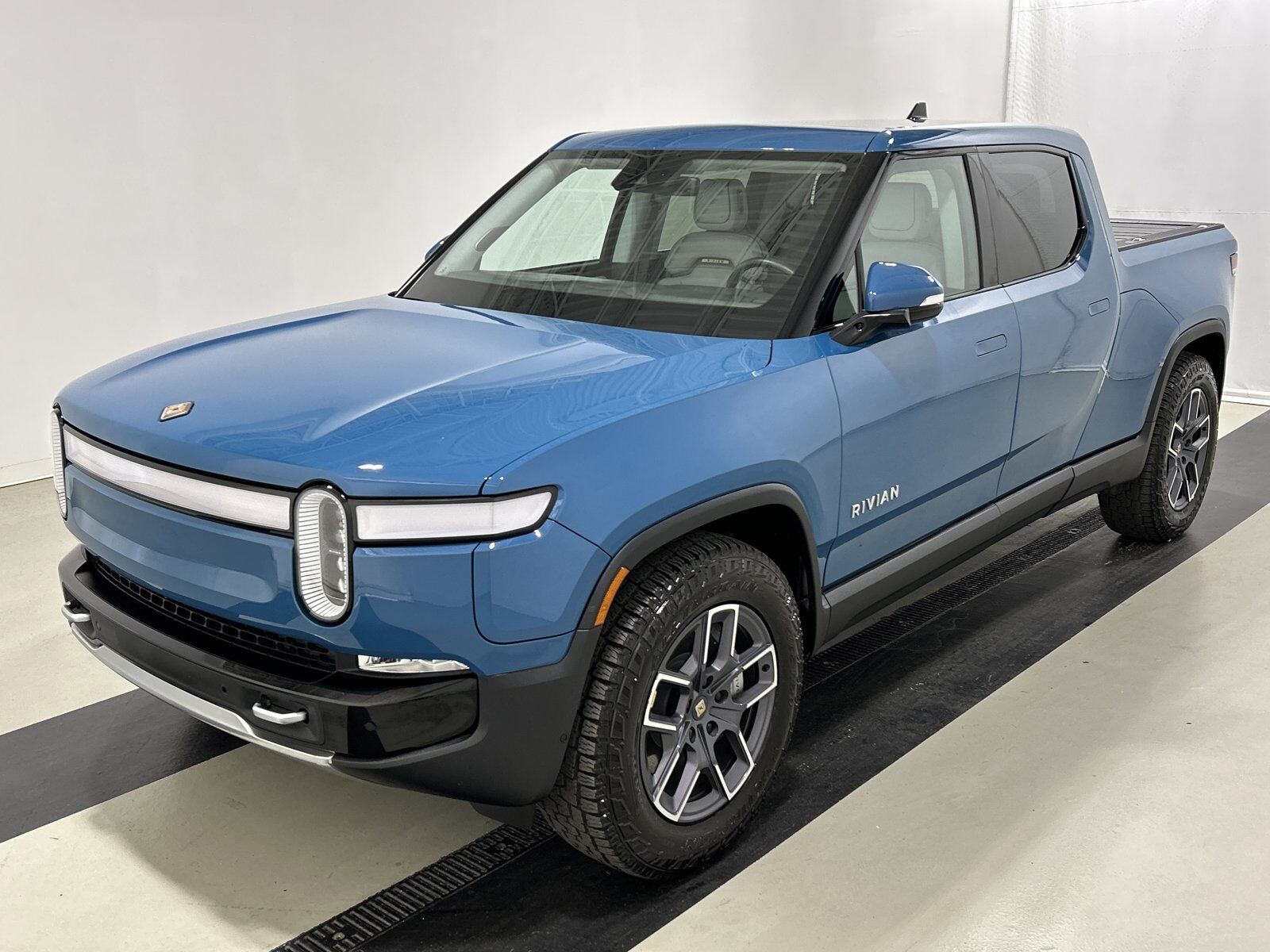 2024 RIVIAN R1T