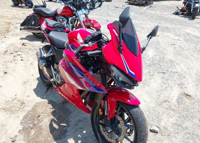 2025 HONDA CB