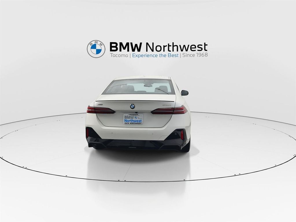 2026 BMW 530i