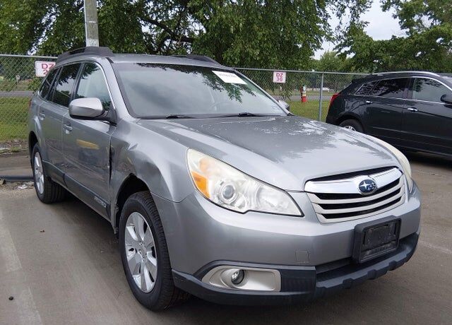 2011 SUBARU Outback
