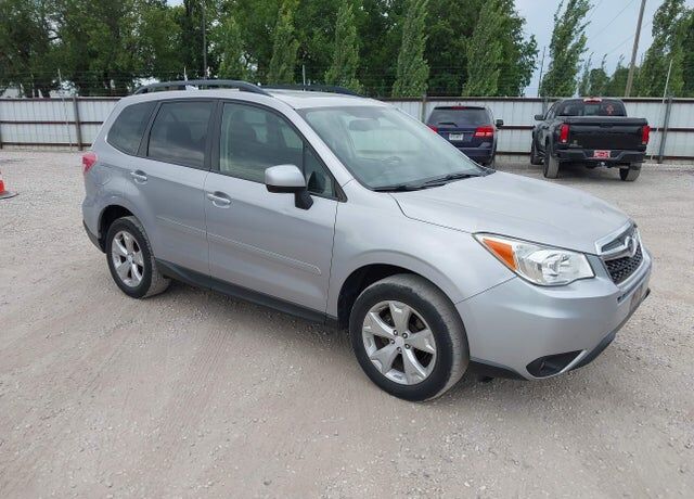 2016 SUBARU Forester
