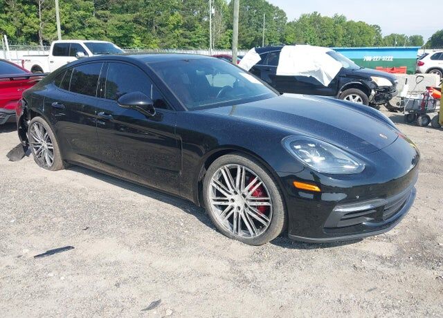 2018 PORSCHE Panamera