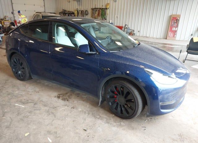 2022 TESLA Model Y