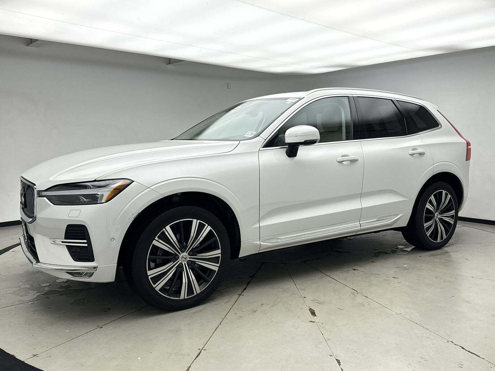 2022 VOLVO XC60