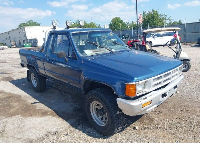 1985 TOYOTA Pick-Up