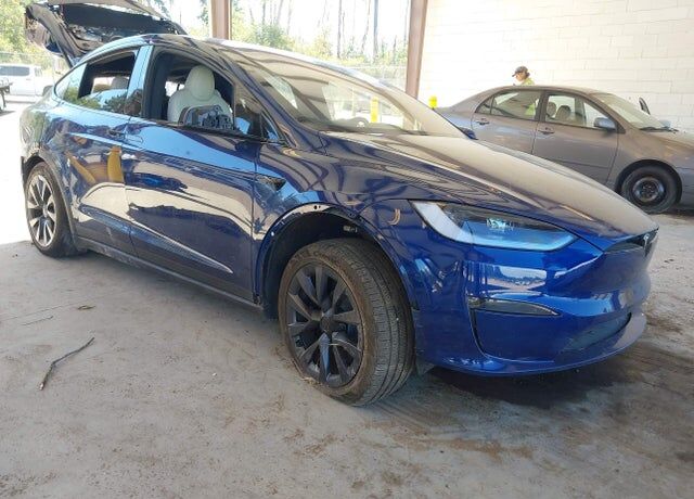 2025 TESLA Model X