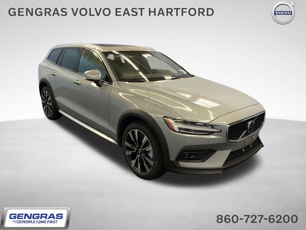 2026 VOLVO V60CC