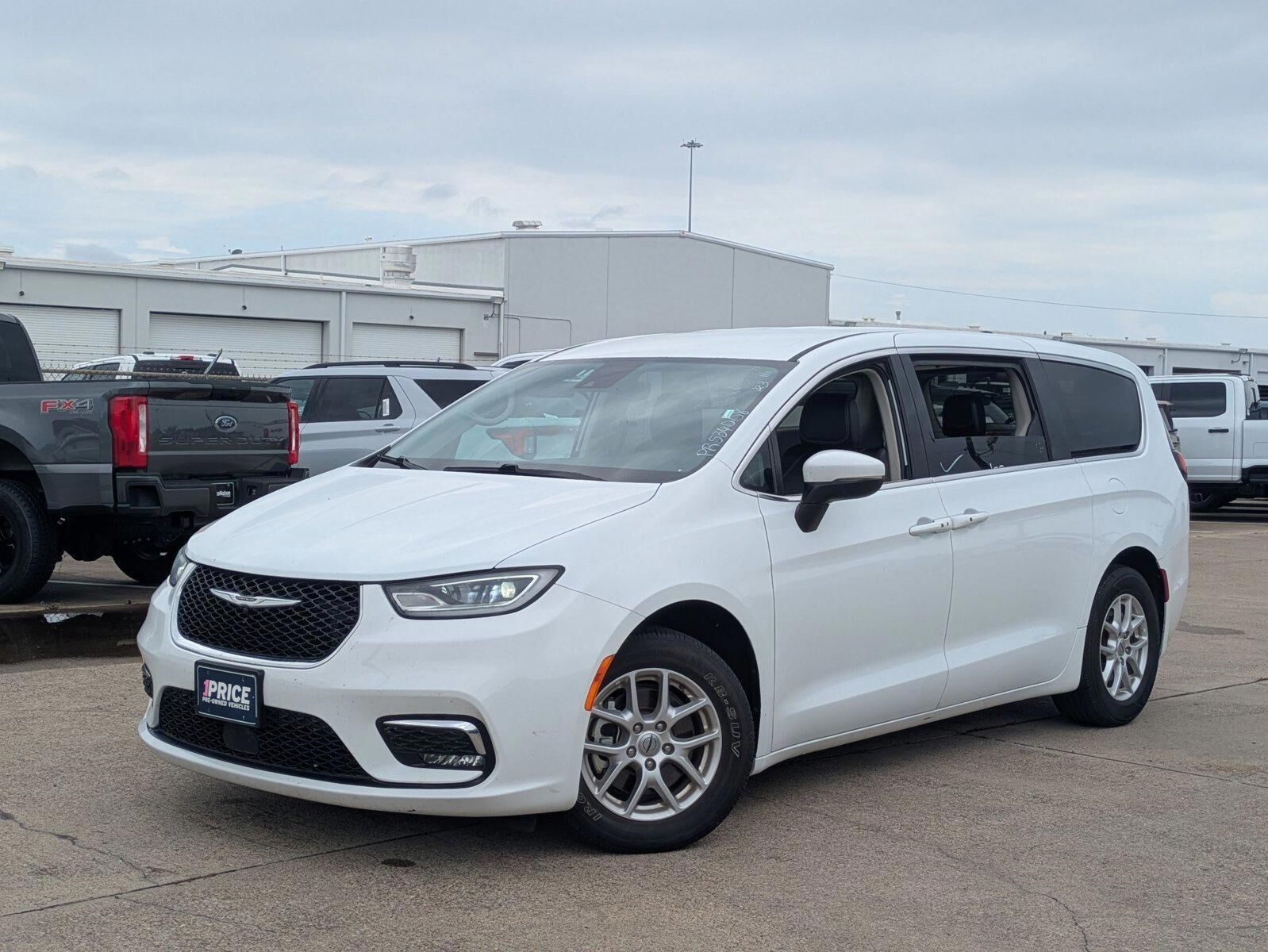 2023 CHRYSLER Pacifica
