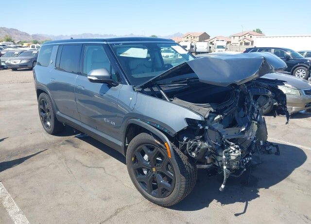 2024 RIVIAN R1S