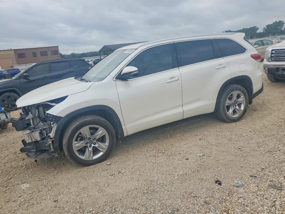 2017 TOYOTA Highlander