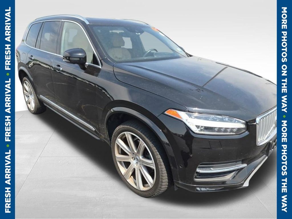 2017 VOLVO XC90