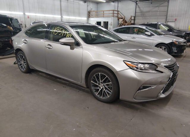 2016 LEXUS ES