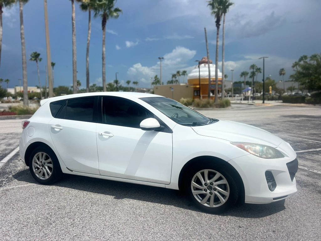 2013 MAZDA Mazda3