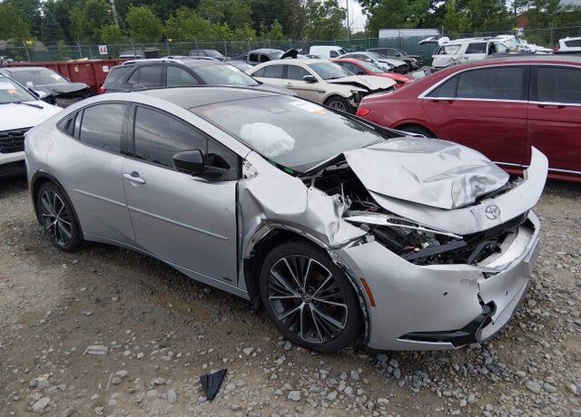 2024 TOYOTA PRIUS