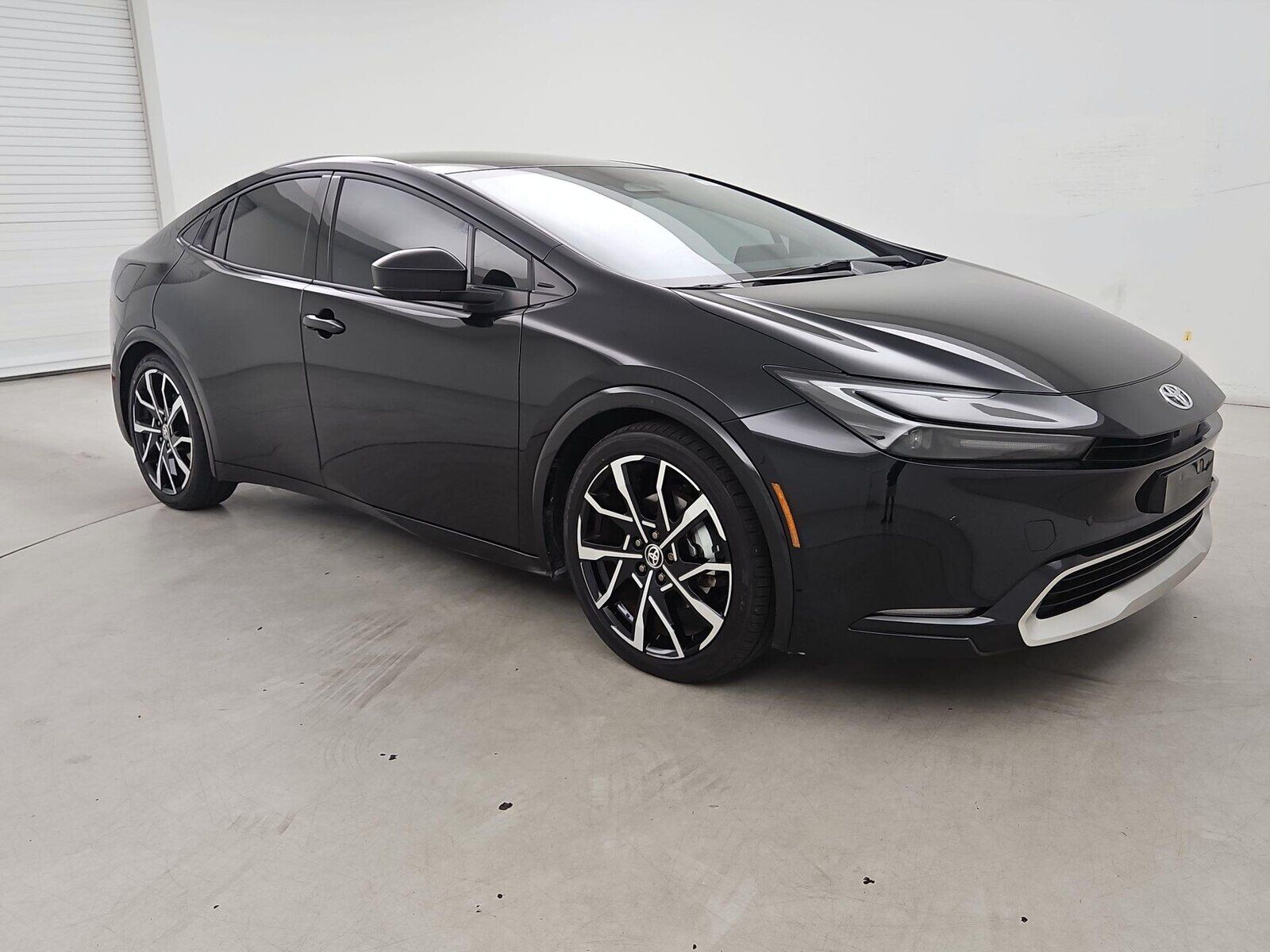 2025 TOYOTA Prius