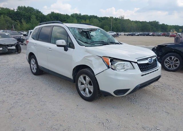 2016 SUBARU Forester