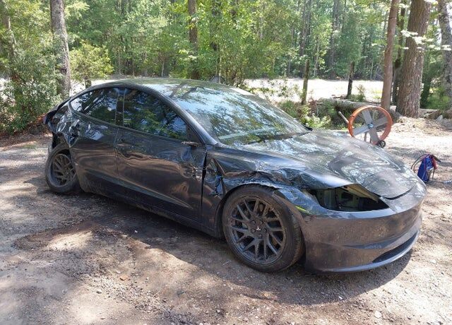 2025 TESLA Model 3