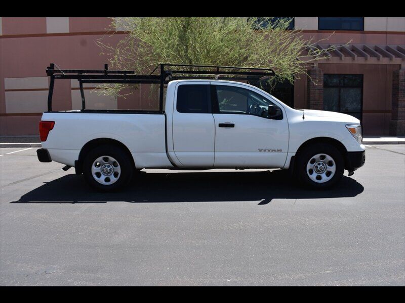 2017 NISSAN Titan