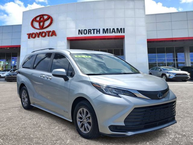 2021 TOYOTA Sienna