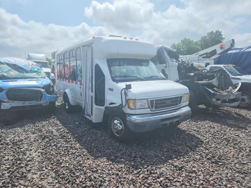 2004 FORD E-350