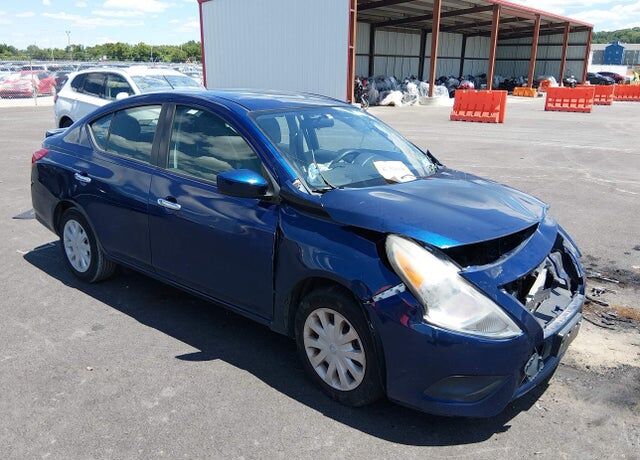 2019 NISSAN Versa