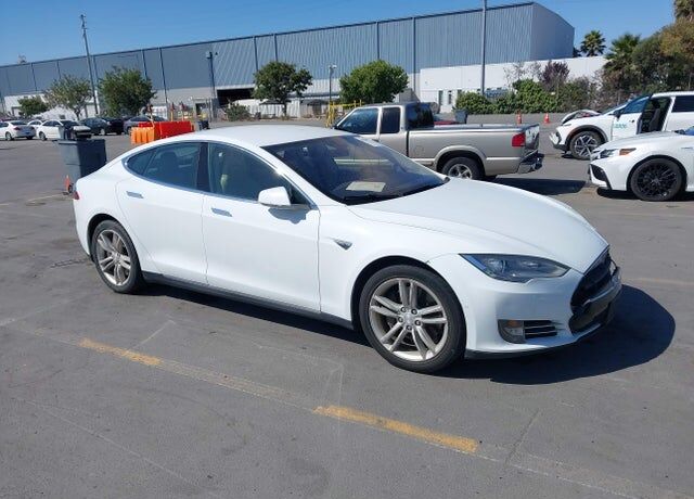 2014 TESLA Model S
