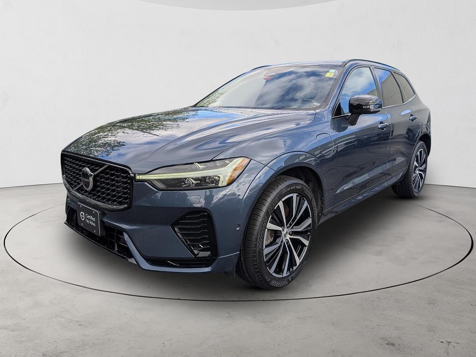 2023 VOLVO XC60