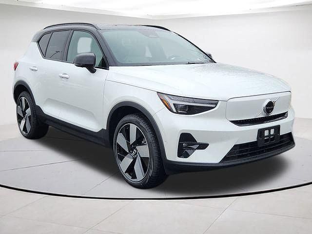 2026 VOLVO EX40