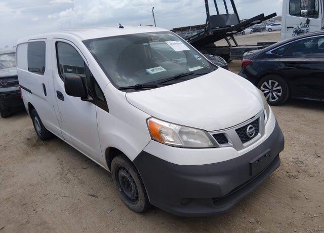 2017 NISSAN NV200