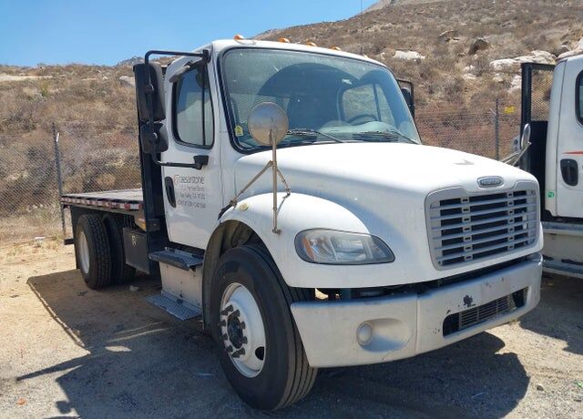 2016 FREIGHTLINER M2