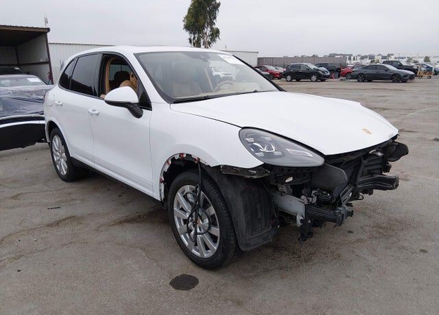 2017 PORSCHE Cayenne