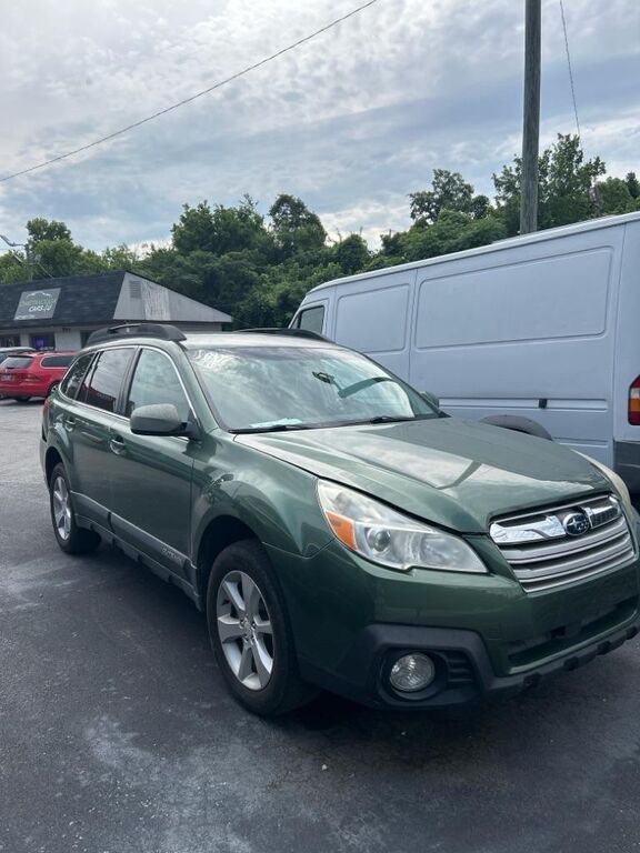 2013 SUBARU Outback
