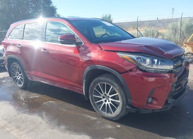 2017 TOYOTA Highlander