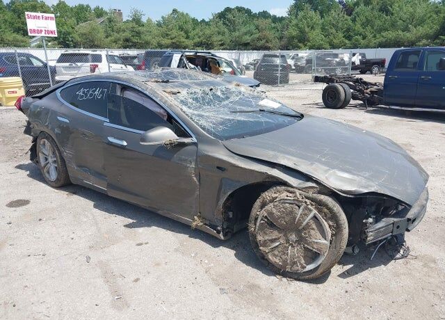 2015 TESLA Model S