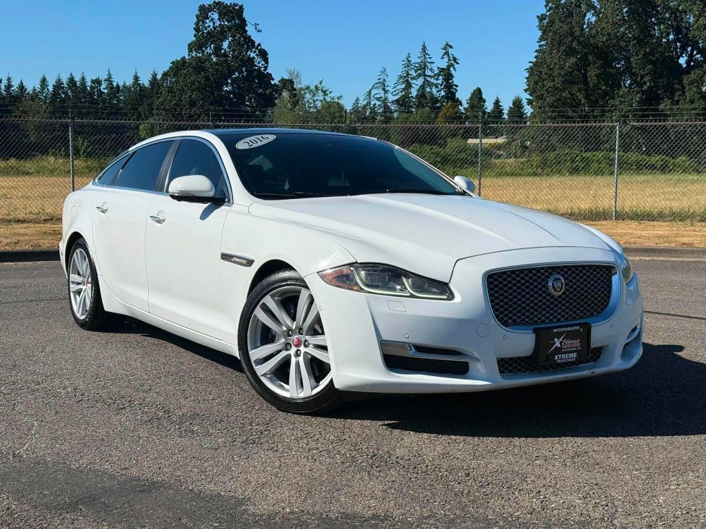 2016 JAGUAR XJ