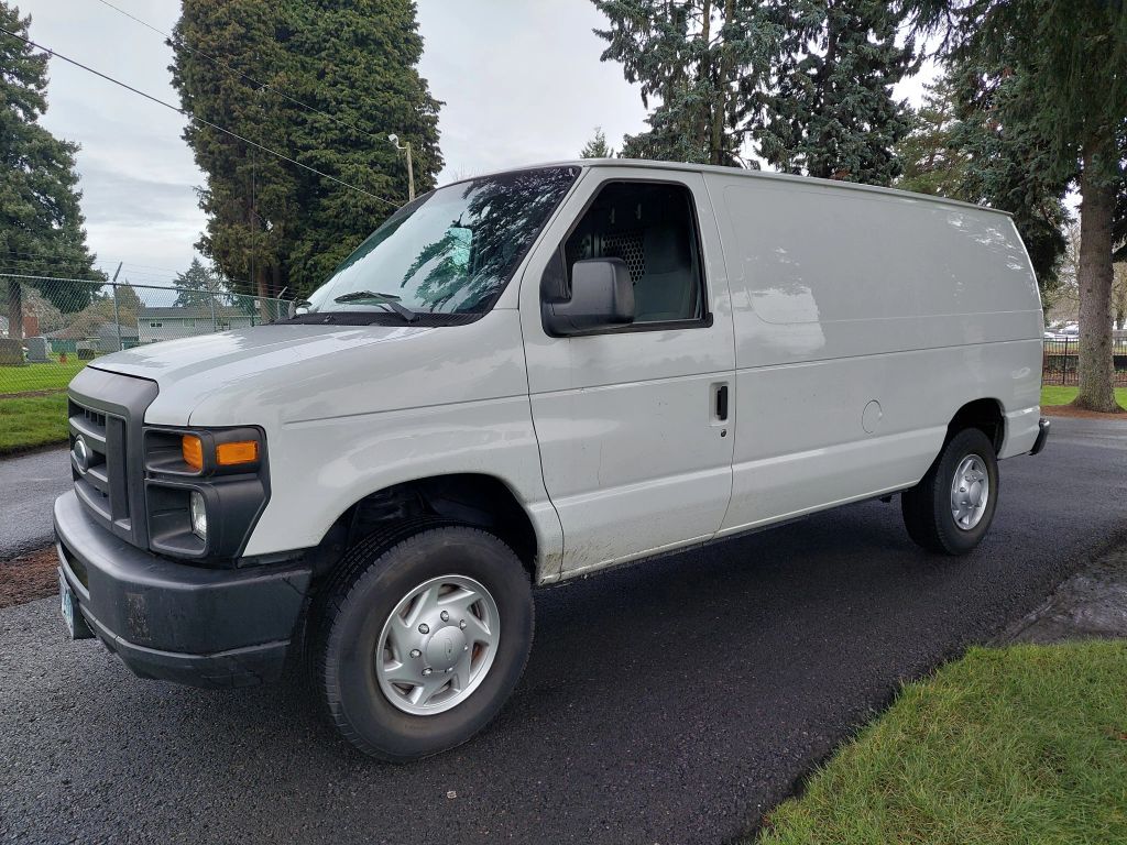 2011 FORD E-350