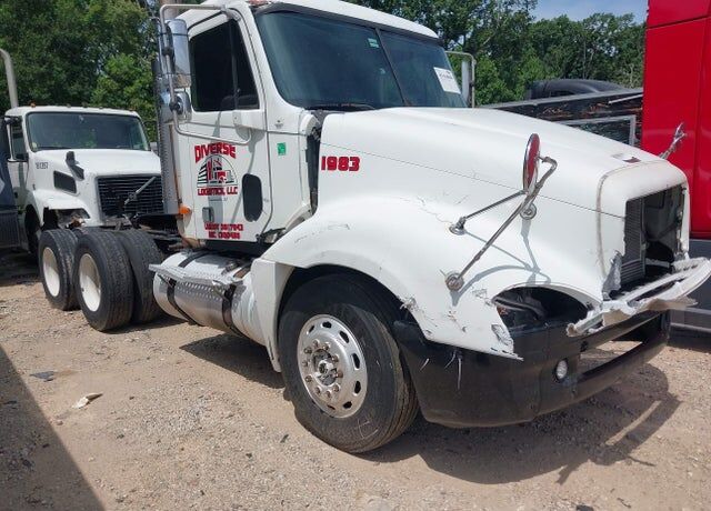 2004 FREIGHTLINER Columbia