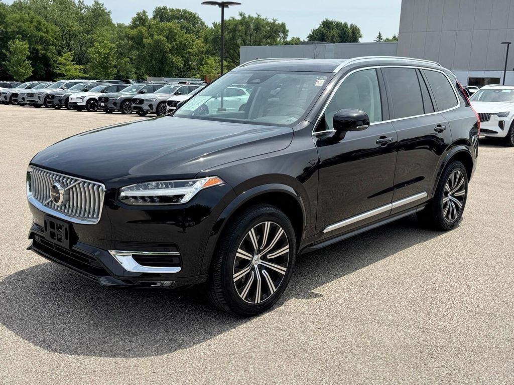 2023 VOLVO XC90