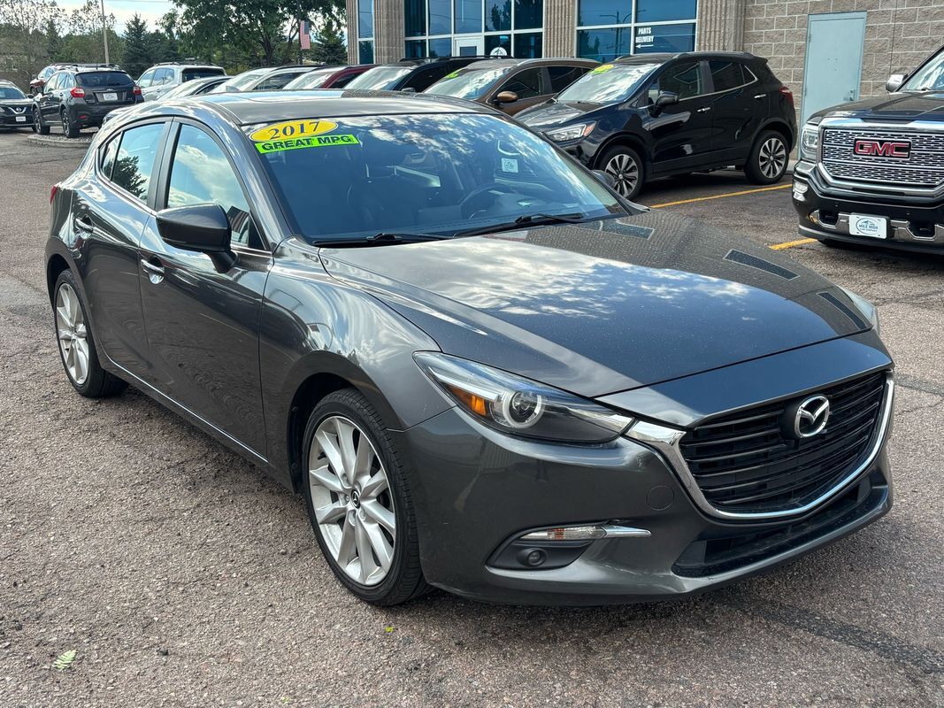 2017 MAZDA Mazda3