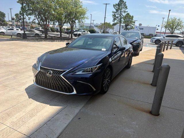 2025 LEXUS ES
